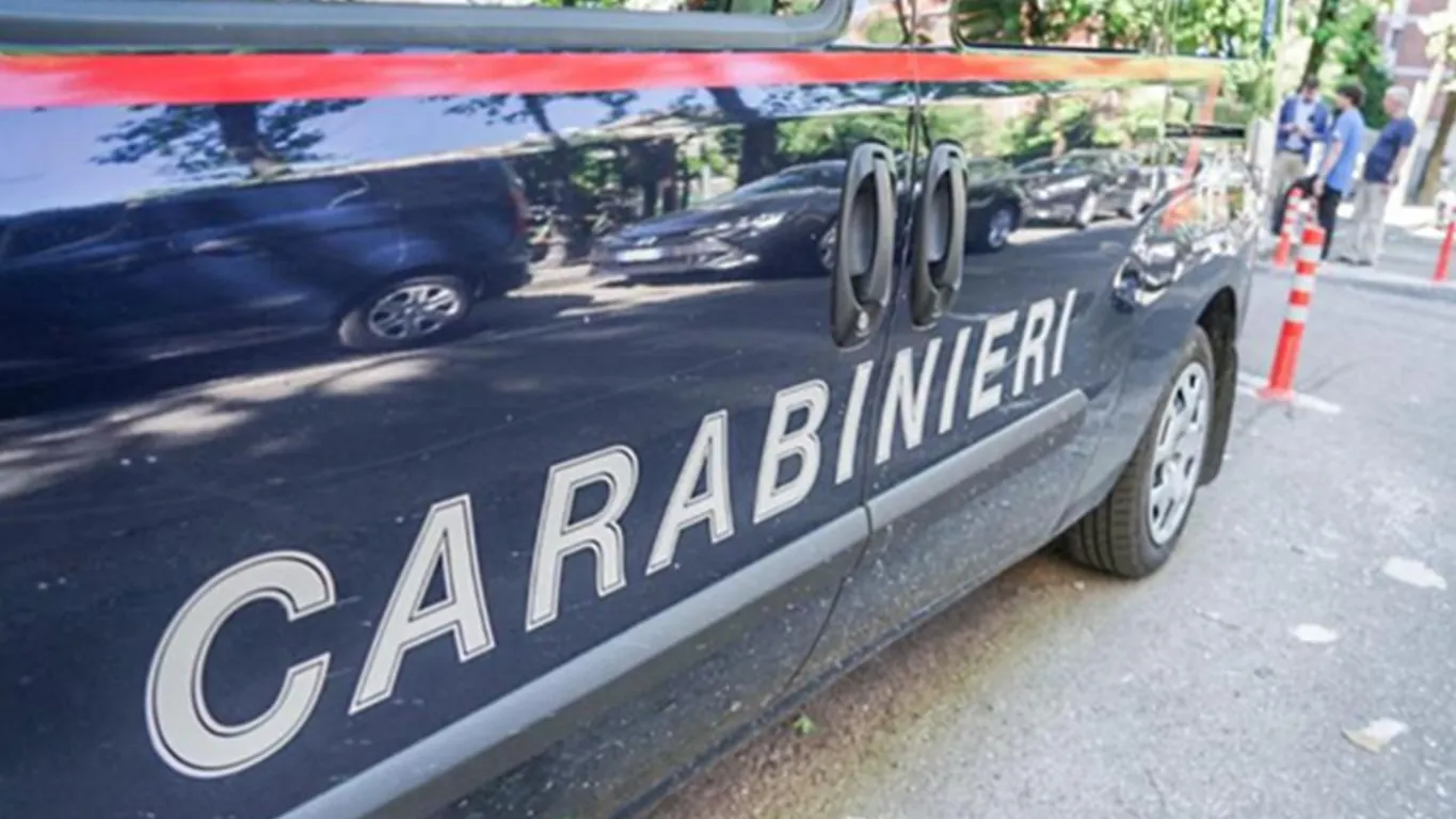 Torino, ciclisti investiti da un'auto dopo lite: 4 feriti, uno in prognosi riservata