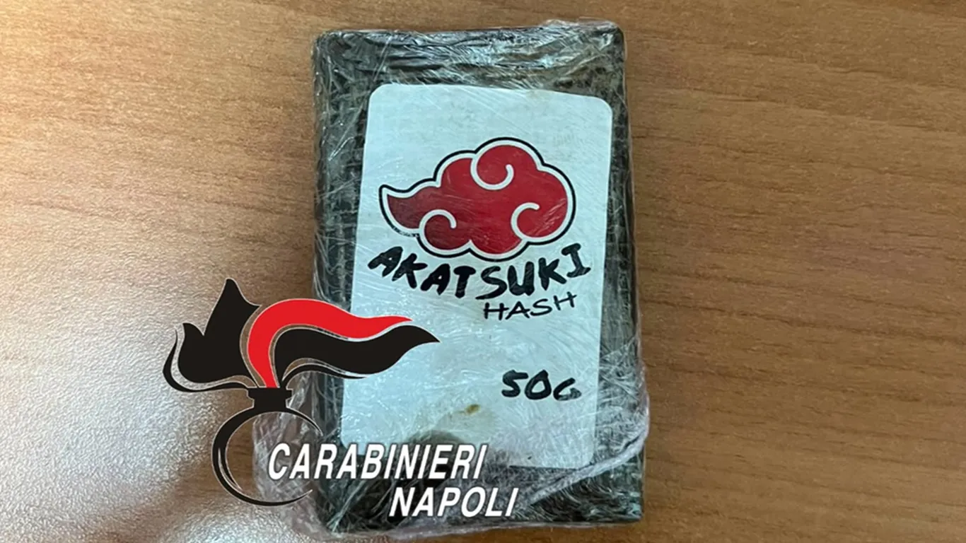 Napoli, droga “griffata” con l'anime Naruto: pusher incensurato arrestato a Capodimonte