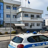 Auto con targa polacca per risparmiare su bollo e assicurazione: scattano i controlli a Volla
