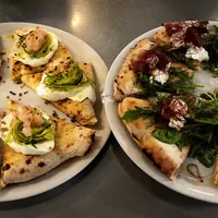 Torre Annunziata, “Pizza e Mare” al Lido Azzurro: impasti con acqua di mare e crudi protagonisti
