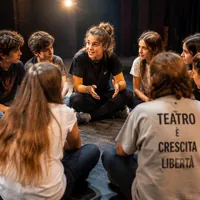 Il teatro contro la povertà educativa: quando il palcoscenico diventa scuola di vita