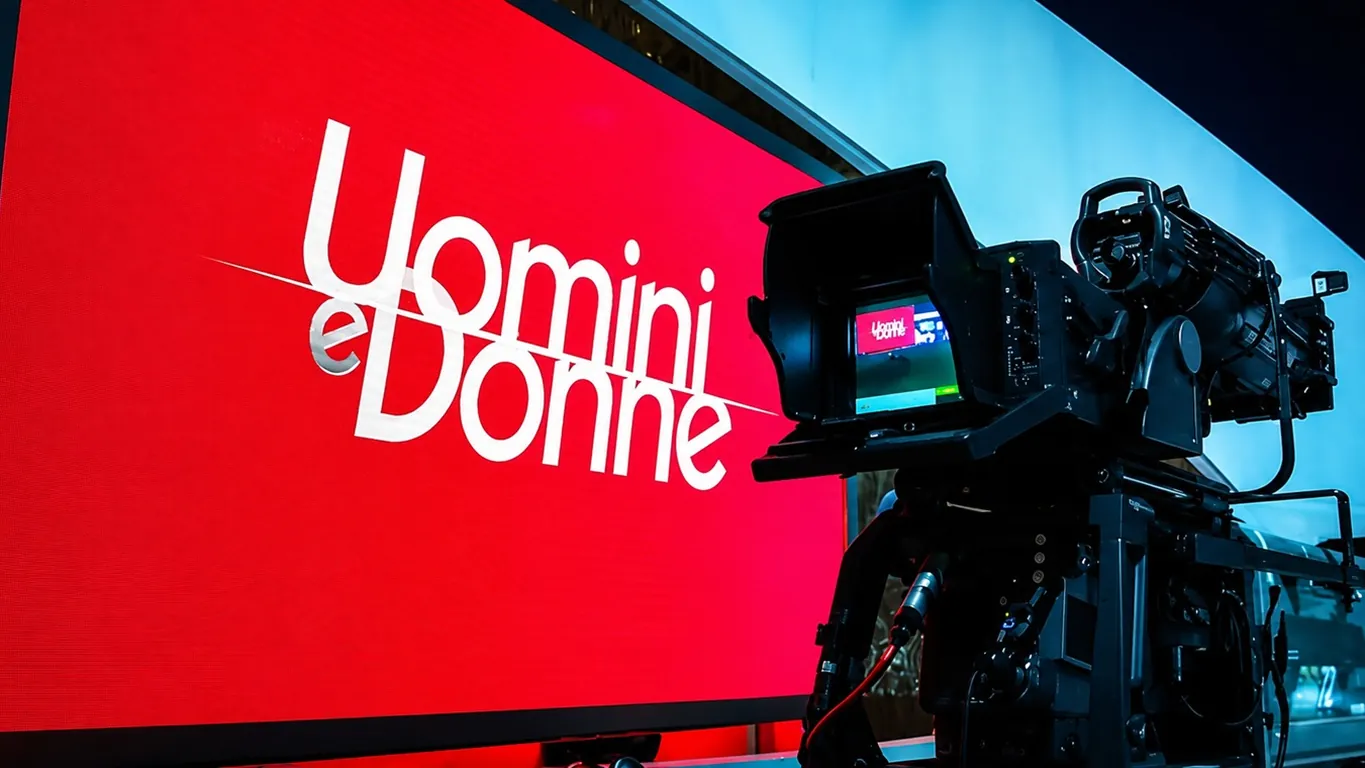 Uomini e Donne , lunedì 24 agosto le prime registrazioni: ritorni, assenze e un nome a sorpresa per il trono