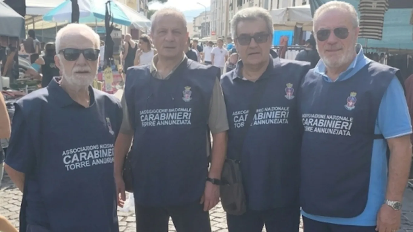 Torre Annunziata, l'Associazione Nazionale Carabinieri presidia il mercato settimanale