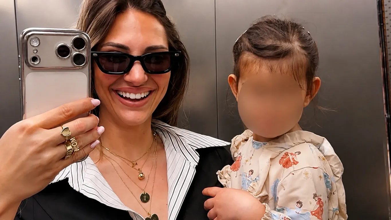 Beatrice Valli, paura per la figlia Matilda: cade dalle scale e finisce in ospedale
