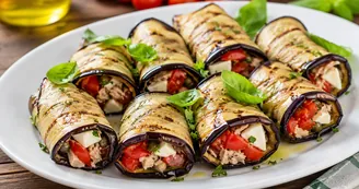 Involtini di melanzane con tonno, pomodorini e mozzarella