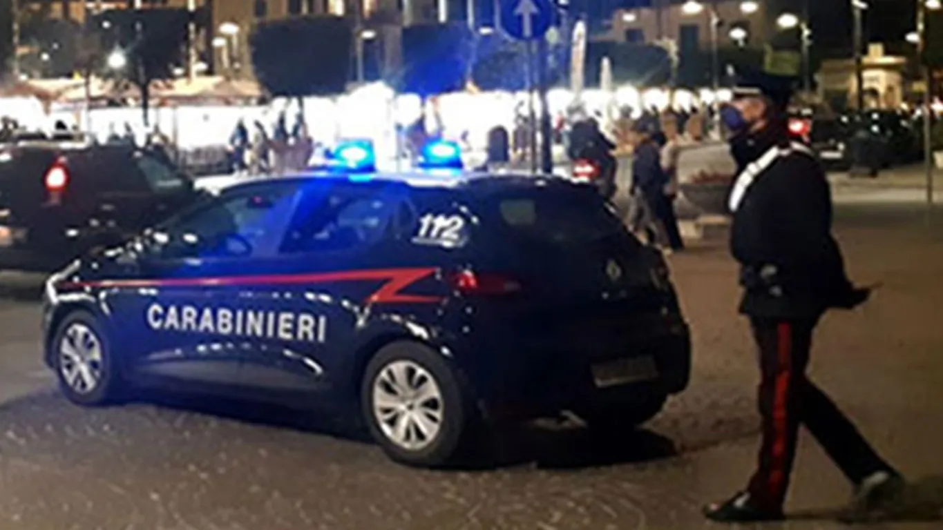 Pompei, sorpresi a rovistare in un albergo abbandonato: tre arresti