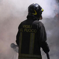 Esplosione in una palazzina a Cassino: 2 feriti gravi, tetto crollato