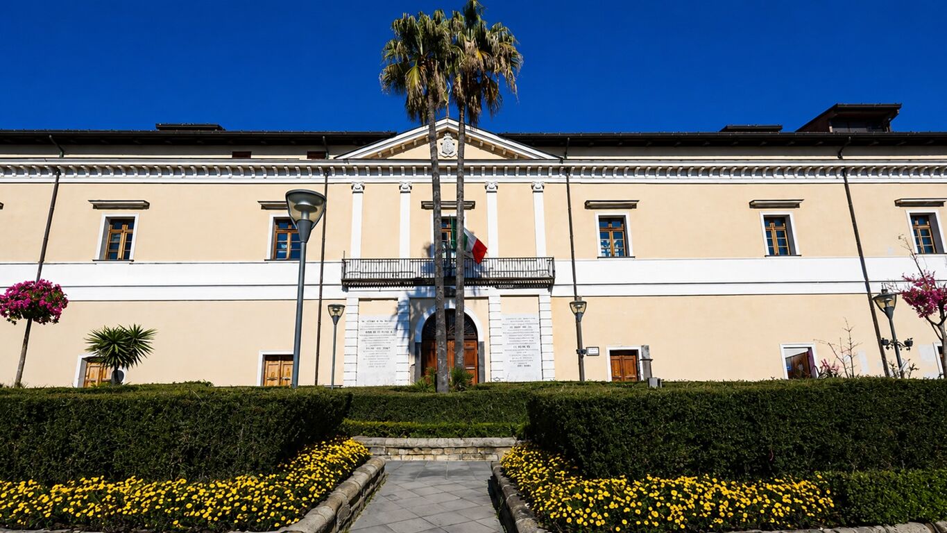 Torre del Greco, buoni spesa alle famiglie: aperte le adesioni per negozi e supermercati