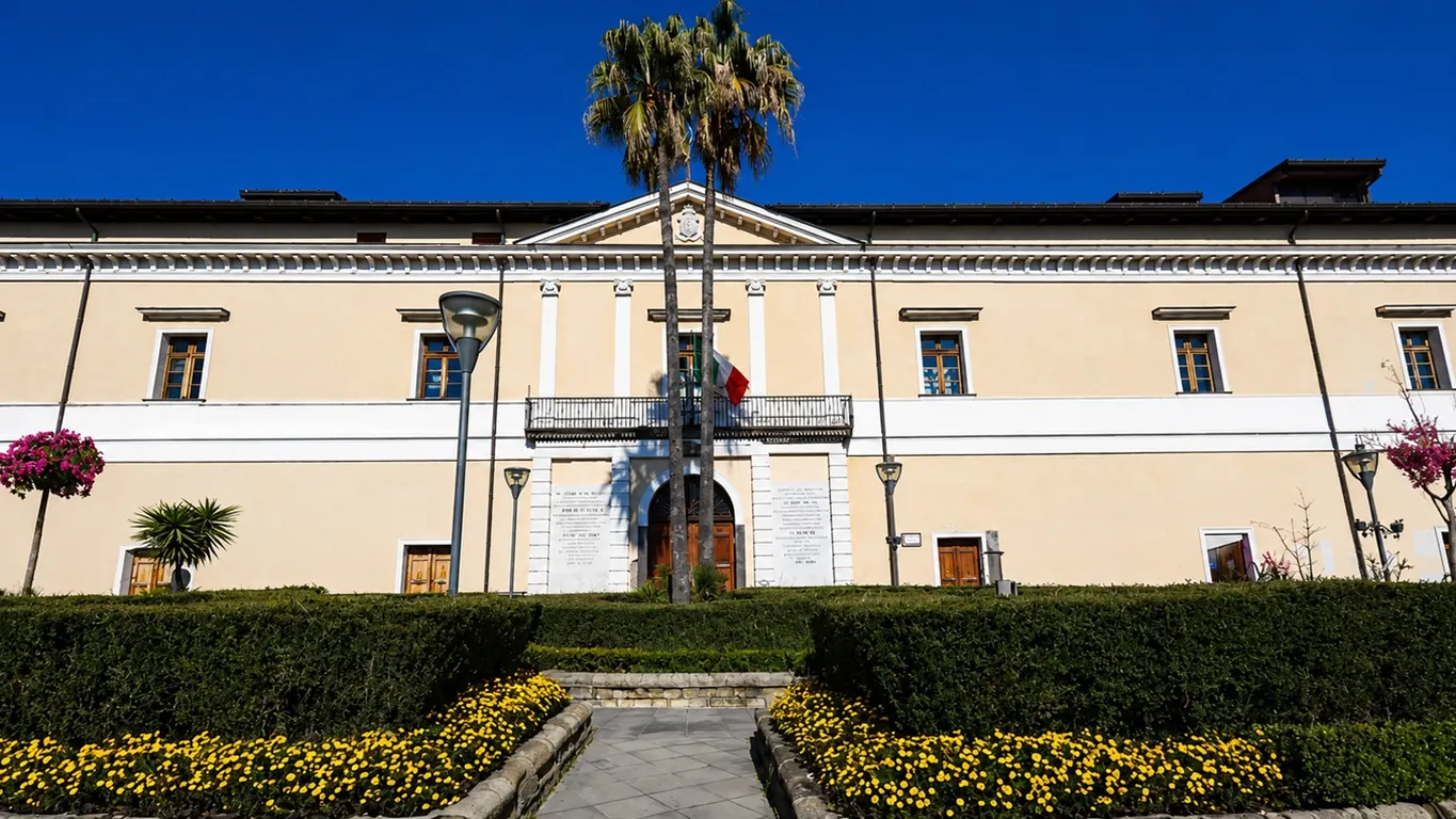 Torre del Greco, buoni spesa alle famiglie: aperte le adesioni per negozi e supermercati