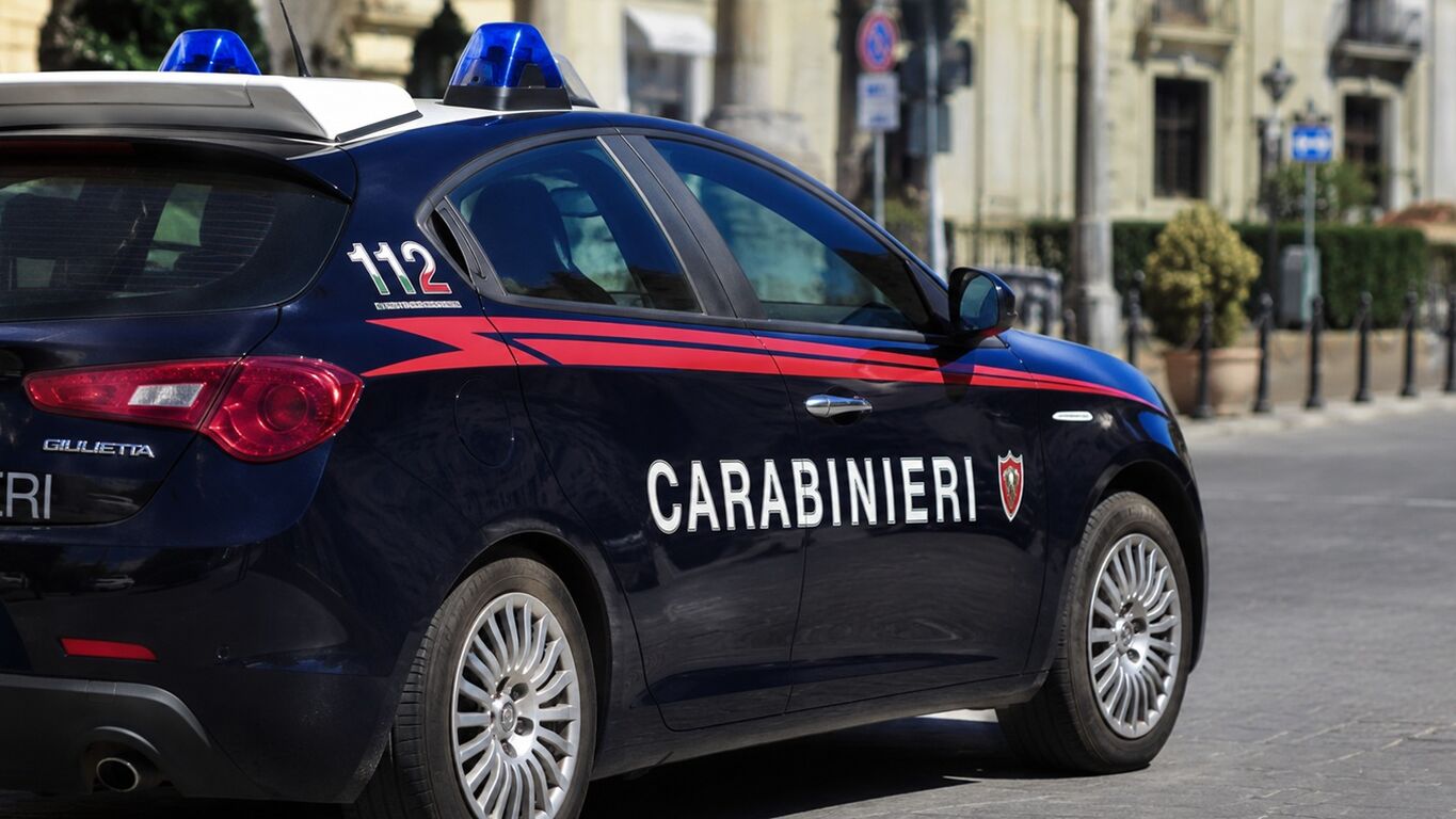 Castellammare di Stabia, chiosco abusivo in via Bonito: scatta il sequestro, 10mila euro di sanzioni