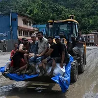Alluvione in Nepal, tre gli italiani nella lista dei dispersi: verifiche della Farnesina