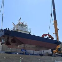 Torre Annunziata, nei cantieri oplontini si costruiscono ancora navi: varato il motopontone Solinav