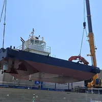 Torre Annunziata, nei cantieri oplontini si costruiscono ancora navi: varato il motopontone Solinav