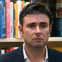Alessandro Di Battista ricoverato a Cuba dopo un malore: «È in gravi condizioni»