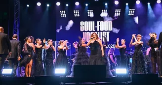 Pompei, piazza Schettini gremita per i Soul-Food Vocalist: successo per l'Epico Tour