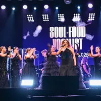 Pompei, piazza Schettini gremita per i Soul-Food Vocalist: successo per l'Epico Tour