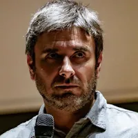 Di Battista ancora grave a Cuba, arrivati all'Avana i medici del Gemelli: si valuta il rientro in Italia