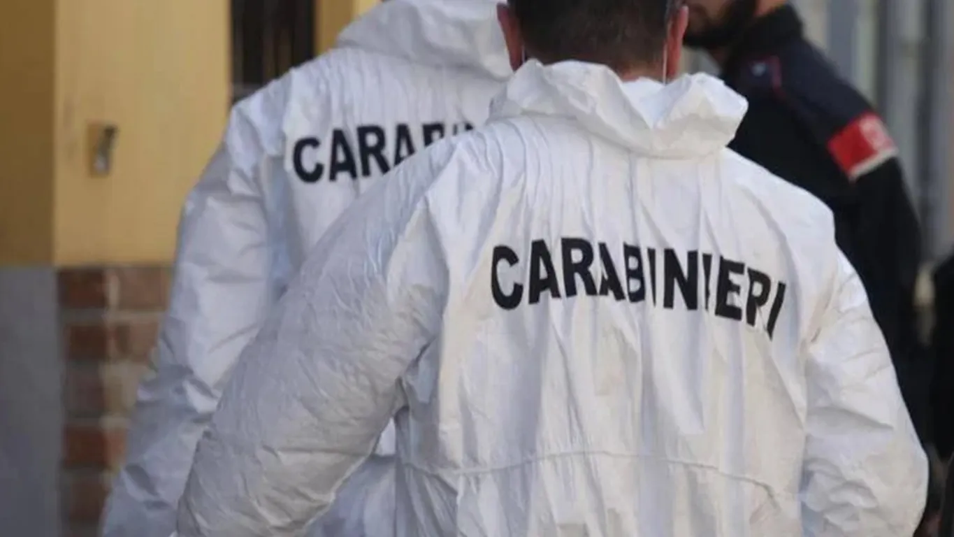 Tragedia a Benevento, uccide i due fratelli nel ristorante di famiglia e poi si suicida