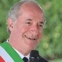 Fine vita, il Veneto approva la legge sul suicidio assistito. Zaia: "Decisione complessa e profonda"
