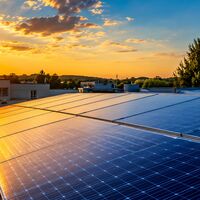 Scuole troppo calde, la proposta: «Fotovoltaico sui tetti invece di rinviare l'apertura»