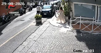 Napoli, scippa una donna al Vomero e fugge in scooter: incastrato dalle telecamere