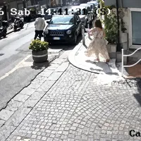 Napoli, scippa una donna al Vomero e fugge in scooter: incastrato dalle telecamere