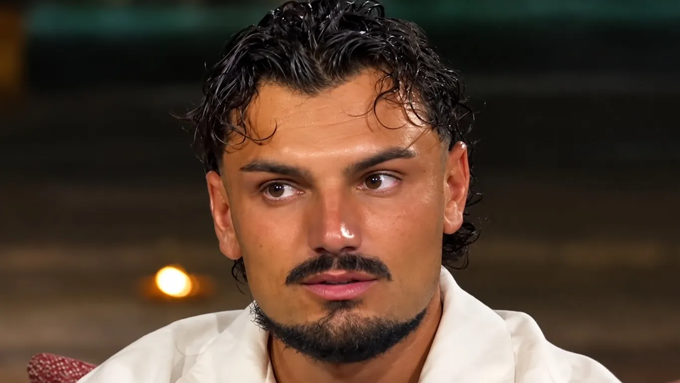 Temptation Island, Giovanni Grazioso tra l'ex tentatrice Elisa e una conduttrice di Sportitalia: i nuovi retroscena