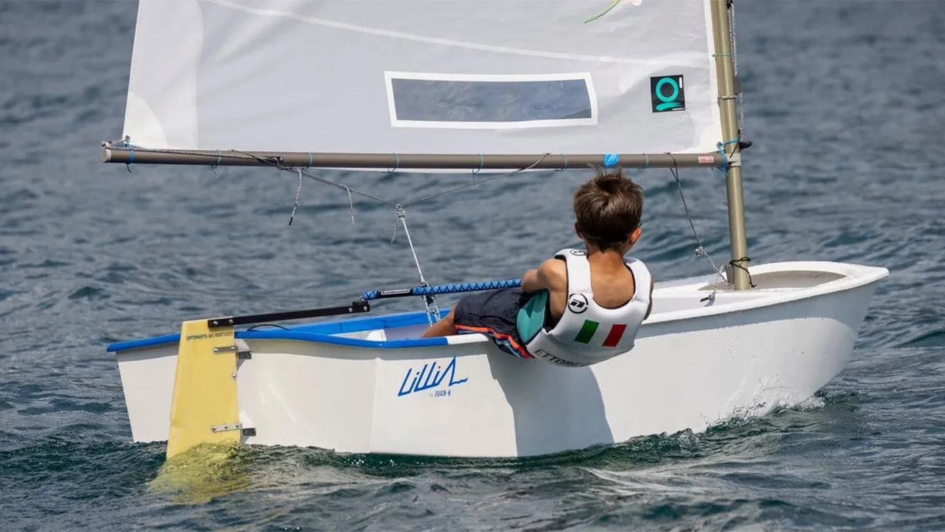 Torre del Greco, la vela apre ai più giovani: open day gratuito al Circolo Nautico