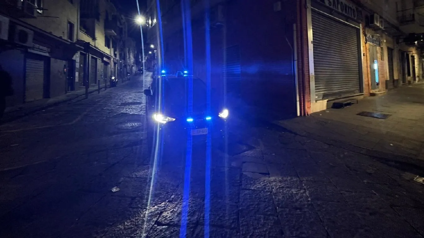 Torre del Greco, spari dopo una lite in via Marconi: 27enne ferito a un piede