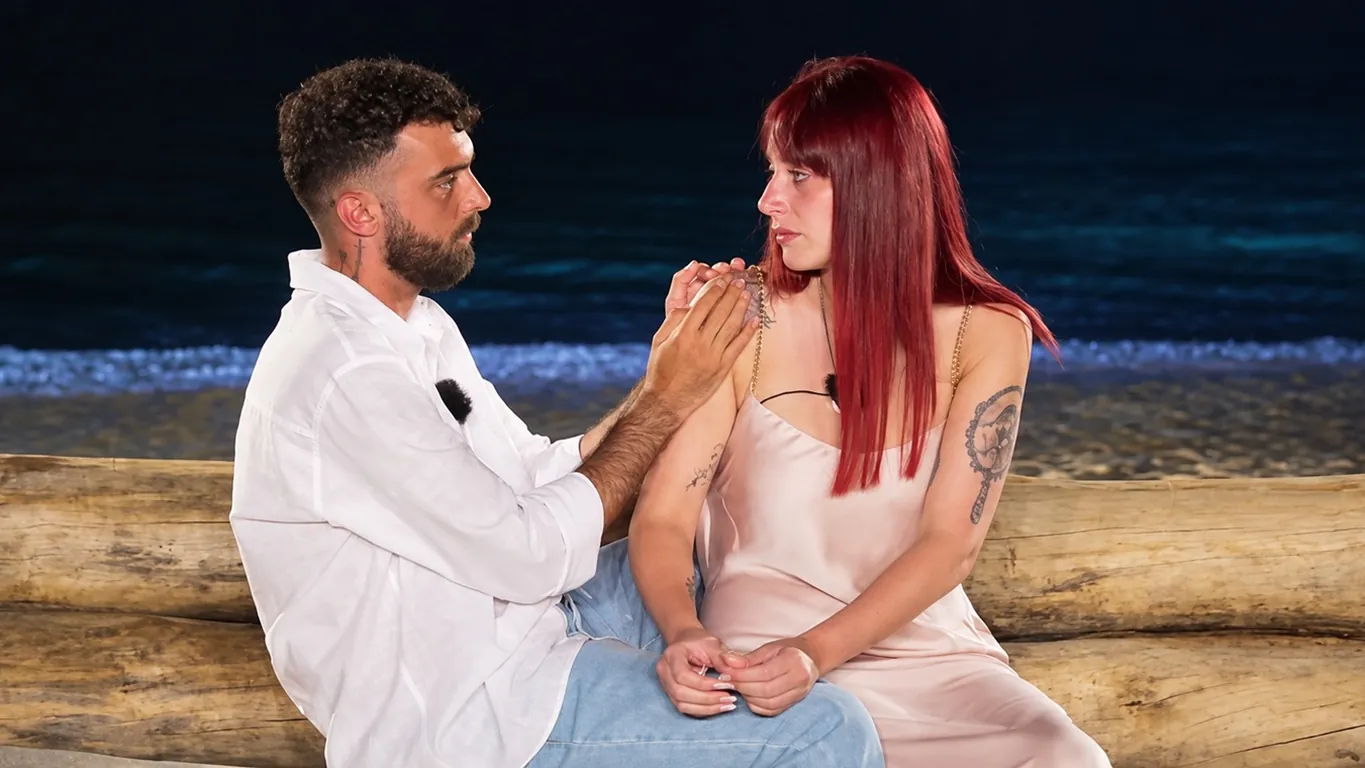 Temptation Island, è finita tra Iris De Lorenzis e Andrea Petraroli: lui si sarebbe riavvicinato a una tentatrice