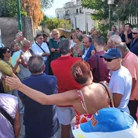 Torre del Greco, oltre cento cittadini per salvare la spiaggia di Mancinelli