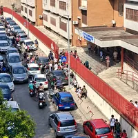 Torre Annunziata, riaprono le scuole e tornano gli ingorghi: traffico in tilt davanti agli istituti