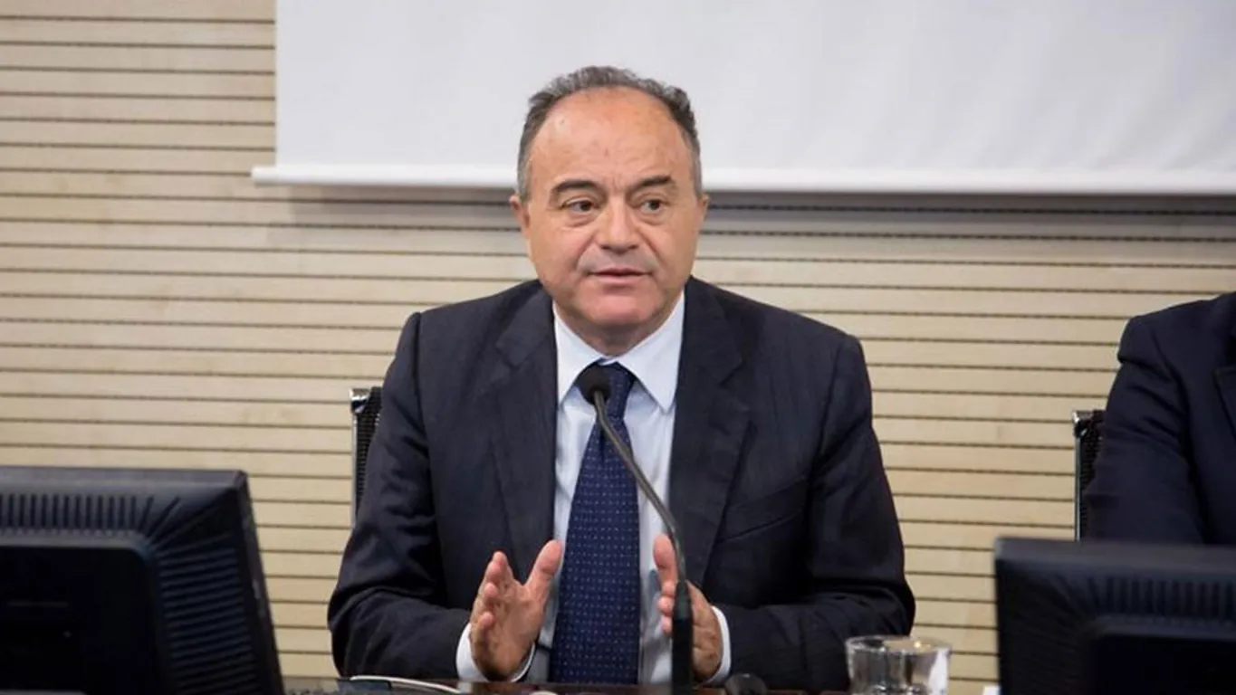Torre Annunziata, il procuratore Nicola Gratteri incontra gli studenti: «Costruiamo insieme la legalità»