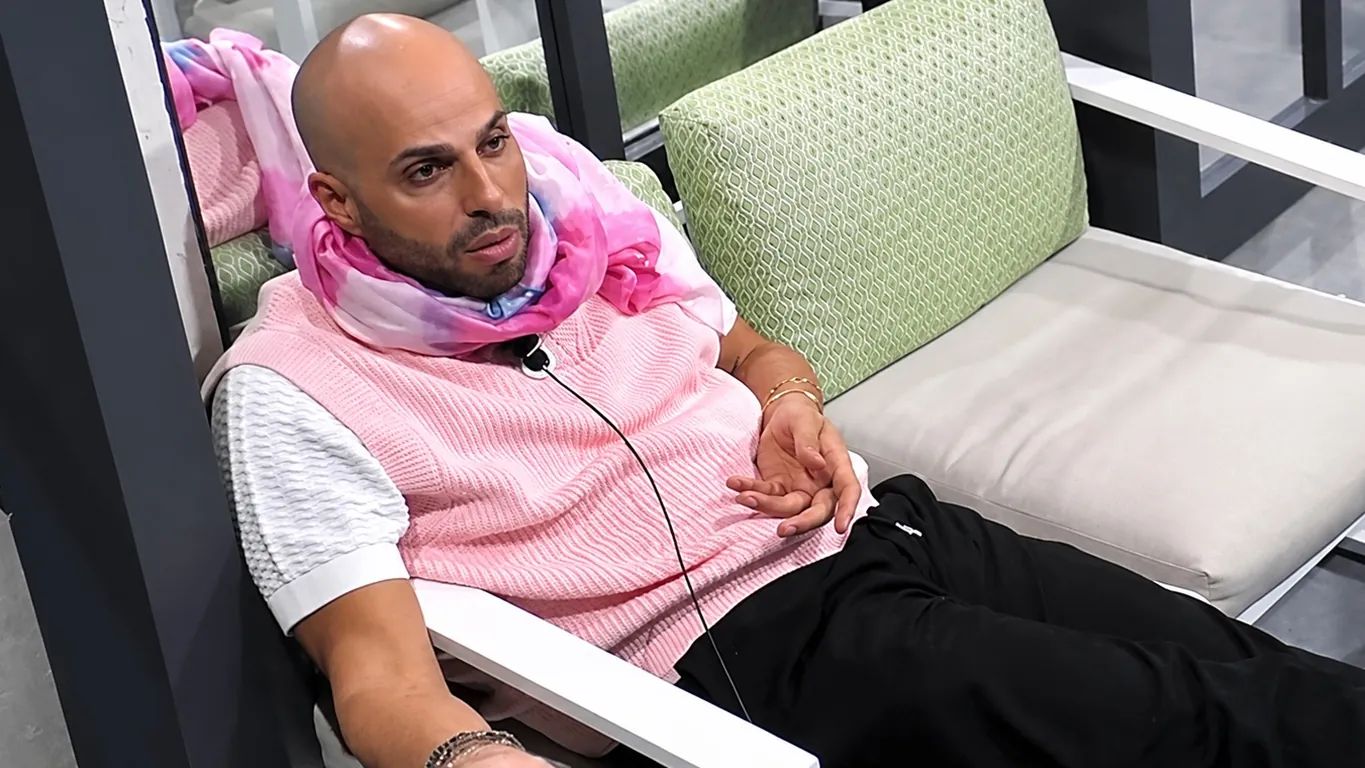 GF Vip, i più giovani non conoscono Jonathan Kashanian: lui racconta com'era il reality nel 2004