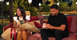 Temptation Island, ex concorrente di Miss Italia rivela: «Rosario mi scriveva mentre guardava la puntata con Alessandra»