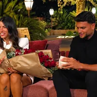 Temptation Island, ex concorrente di Miss Italia rivela: «Rosario mi scriveva mentre guardava la puntata con Alessandra»