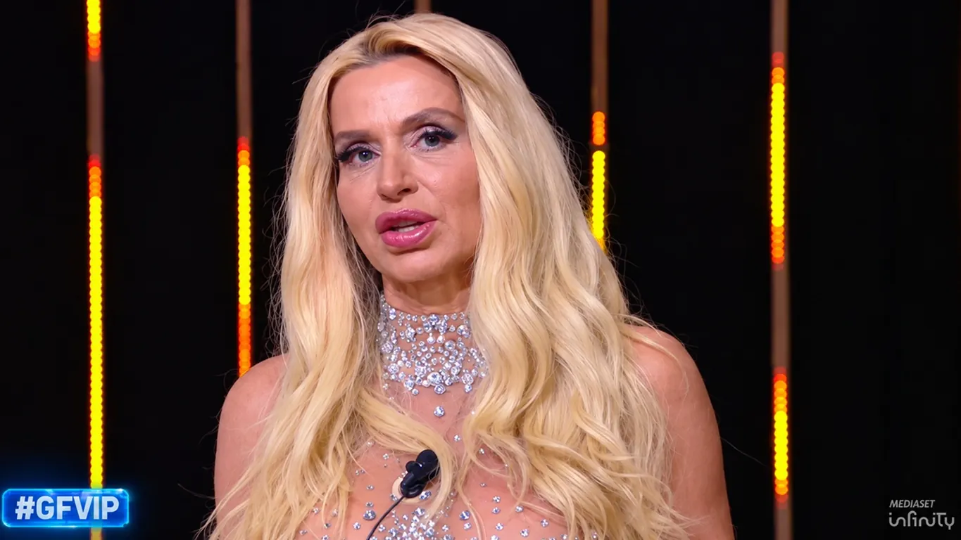 Grande Fratello Vip, Valeria Marini già insofferente prima dell'ingresso: il retroscena dall'hotel