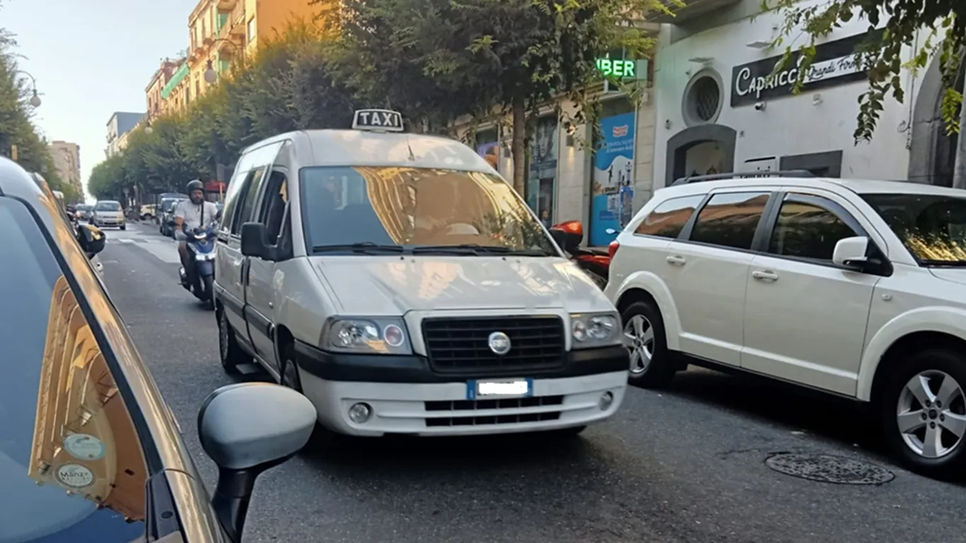 Torre Annunziata, Mazzella: «Taxi multiplo, il Comune verifichi servizio, tariffe e licenze»