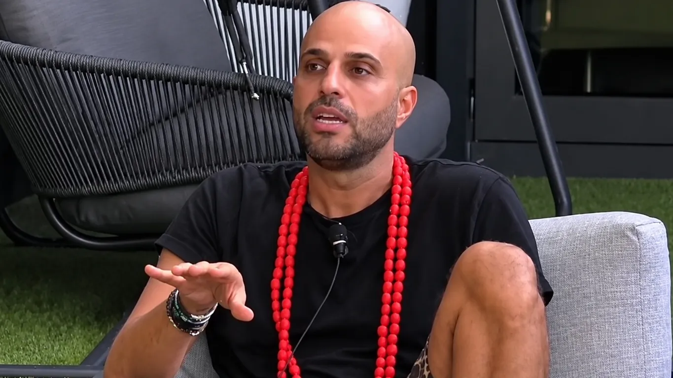 GF Vip, Jonathan Kashanian svela un retroscena su un famoso cantante: «Mi ha bloccato su Instagram»