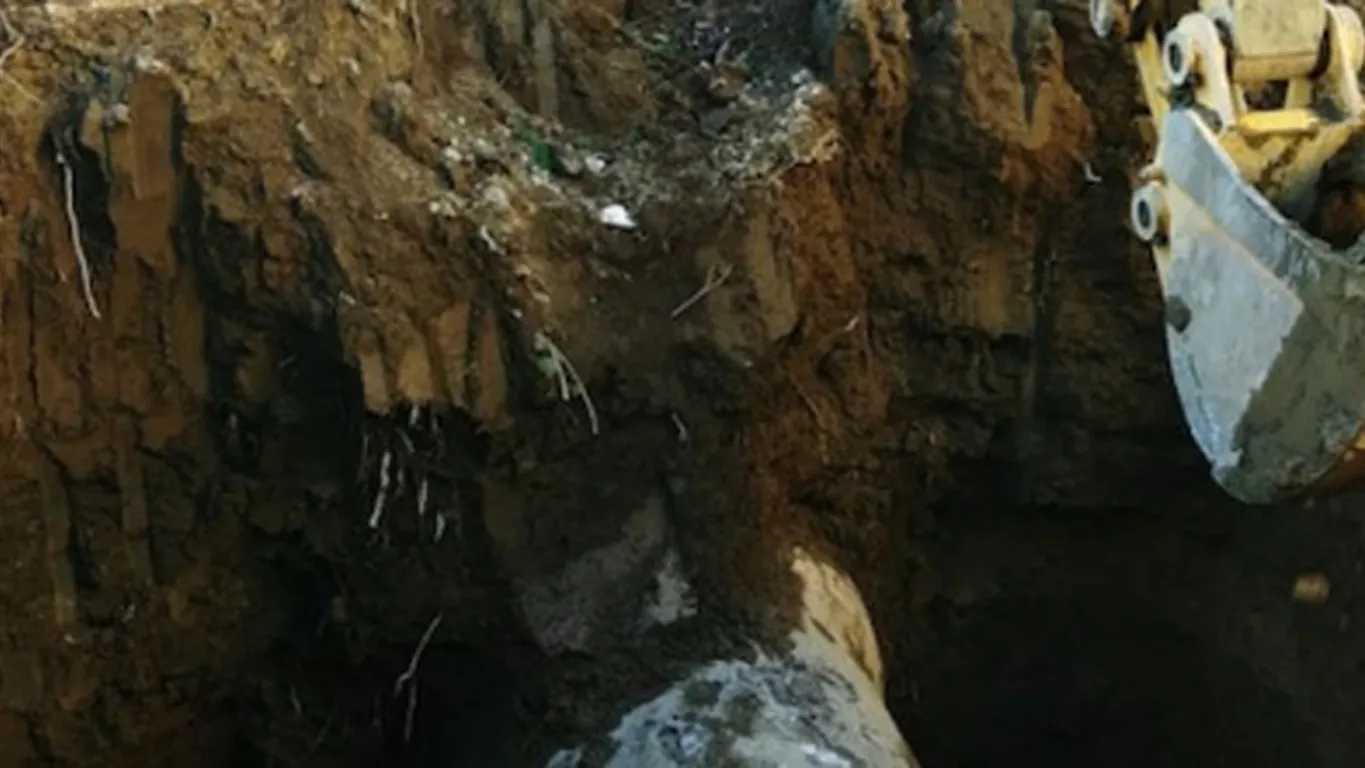 Rottura condotta idrica: emergenza in 12 comuni dell'area vesuviana