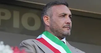 Terzigno, coltello nello zaino. Il sindaco: «Incontrerò il ragazzo e i genitori»