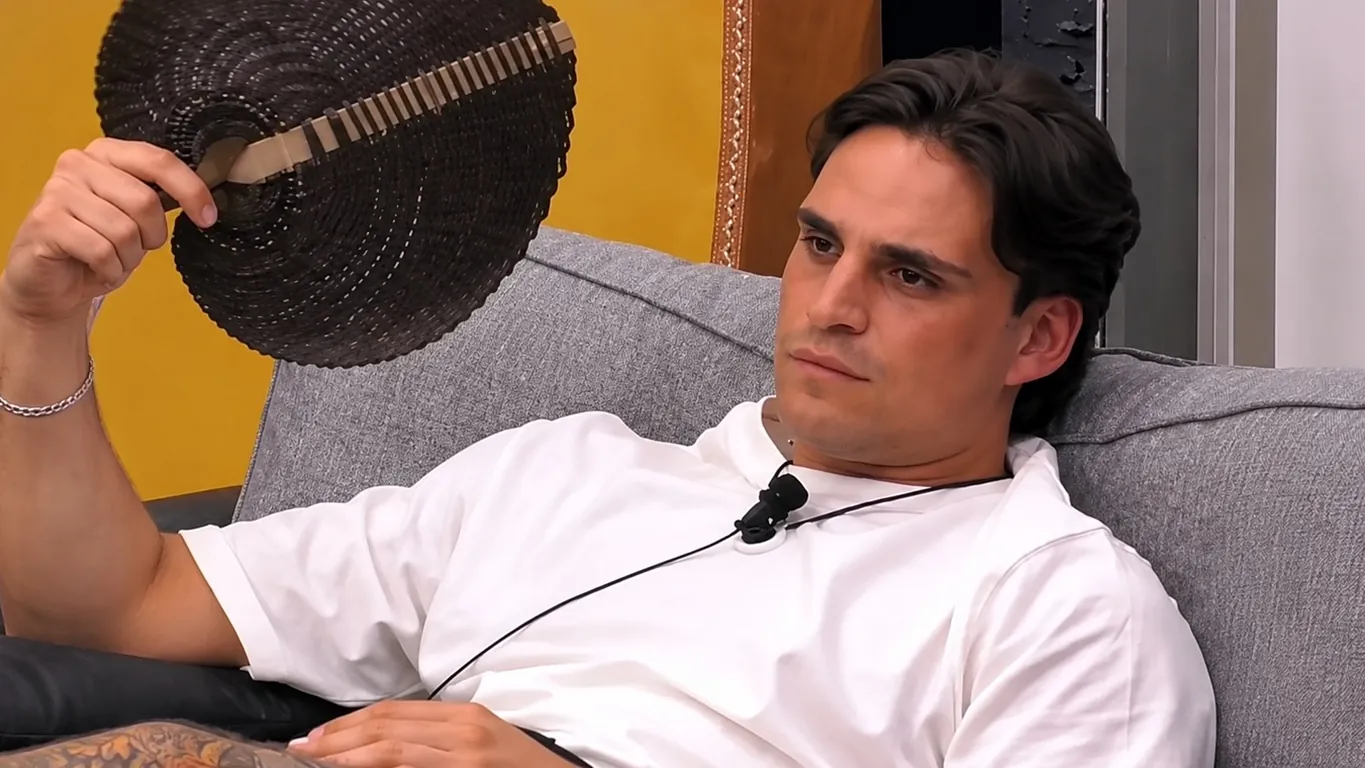 GF Vip, Alessandro Varsi ha già perso la testa per una concorrente: «A trovarle così»
