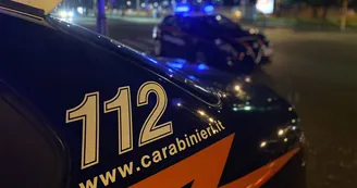 Giugliano, segnala un incidente stradale e viene investito: muore 22enne
