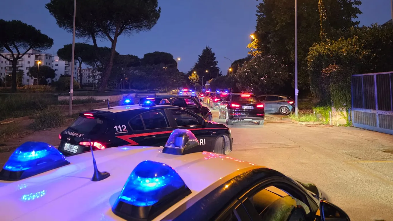 Camorra tra Caivano e Casoria, maxi blitz contro il clan Angelino: 34 indagati