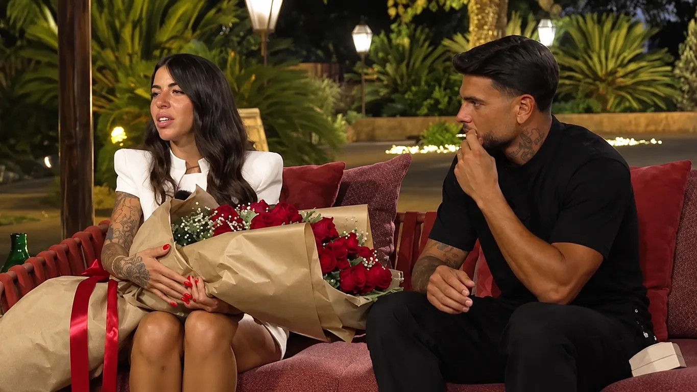 Temptation Island, Alessandra e Rosario si sono lasciati? L'indiscrezione: «È finita definitivamente»