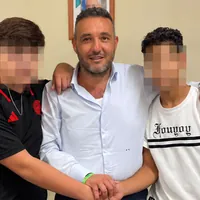 Terzigno, pace tra i due 14enni dopo la lite: stretta di mano davanti al sindaco