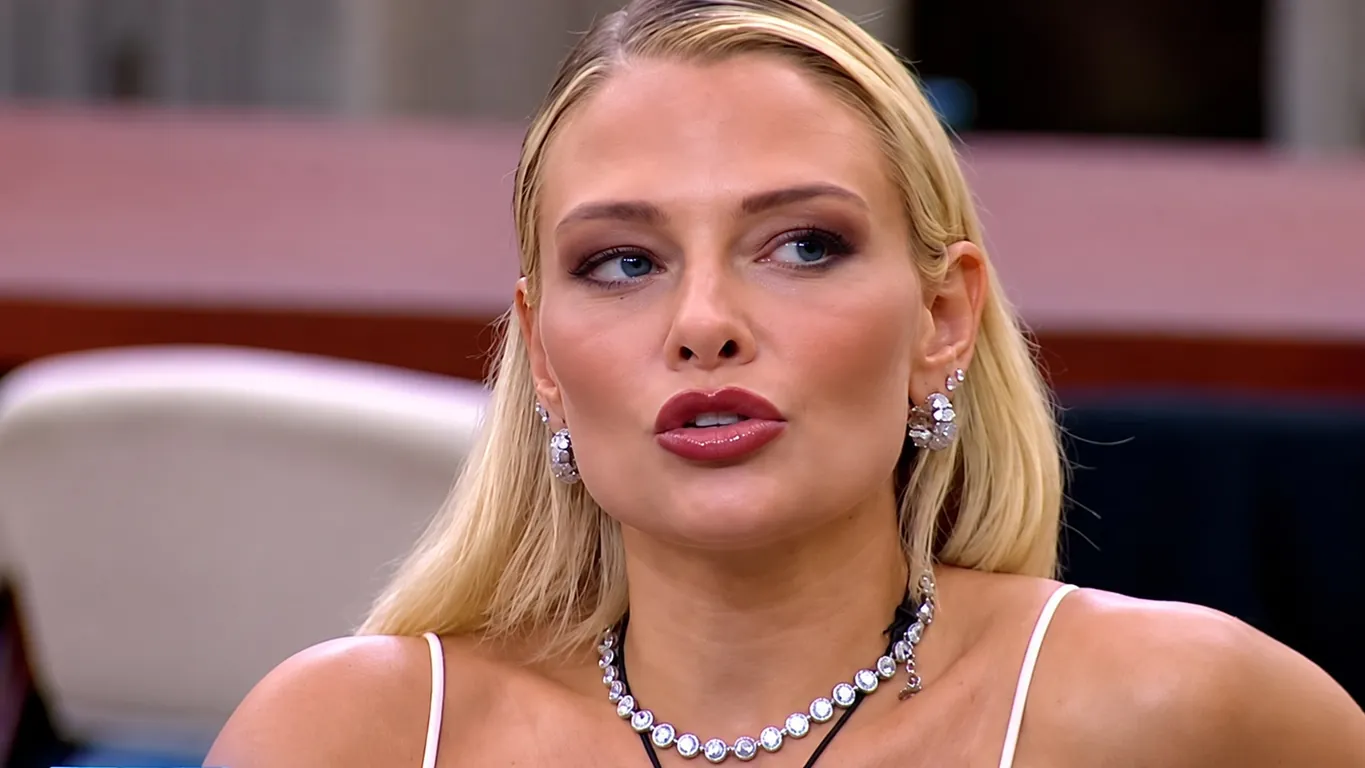 Gf Vip, Giulia Provvedi fa coming out e svela chi sceglierebbe nella Casa: sui social nasce la ship saffica