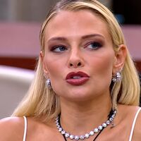 Gf Vip, Giulia Provvedi fa coming out e svela chi sceglierebbe nella Casa: sui social nasce la ship saffica