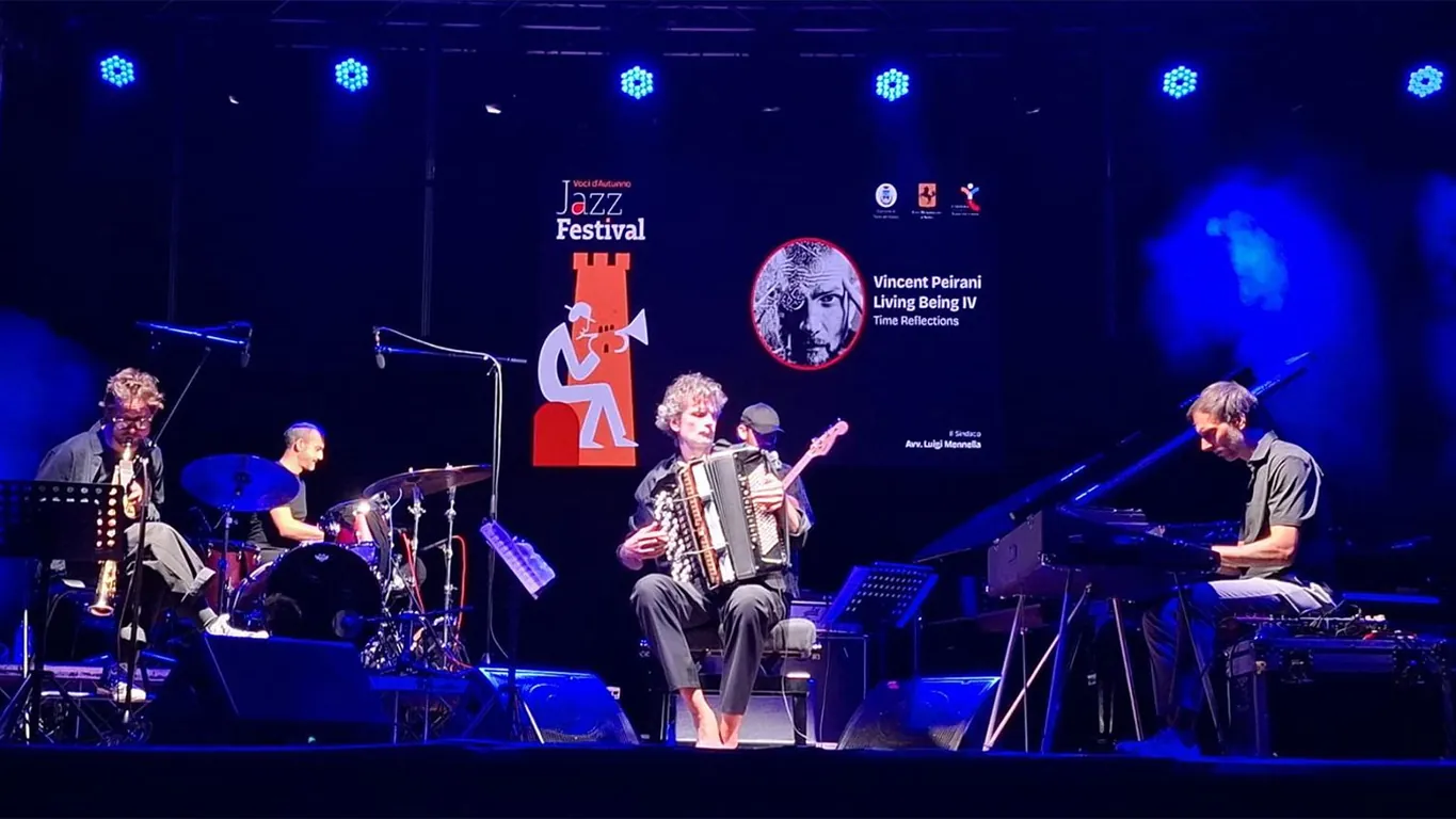 Torre del Greco, gran finale per “Voci d'autunno”: sul palco Karima e Athene Wilson