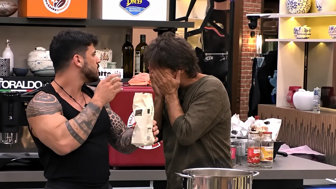 Simone Annicchiarico bestemmia al GF Vip, ora rischia grosso: squalifica in arrivo? (Video)